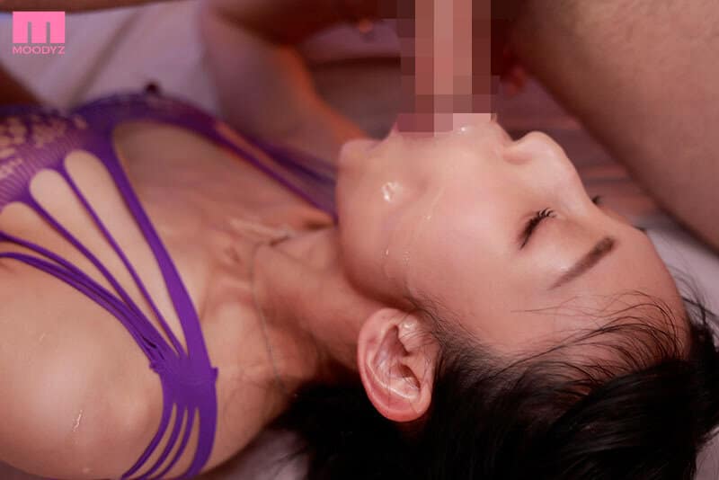 Javporn น้องสาวห้องข้าง ๆ สวมถุงน่องรูใหญ่ เปิดขาเย็ดจนน้ำแตกหมดตัว MIKR-083 6
