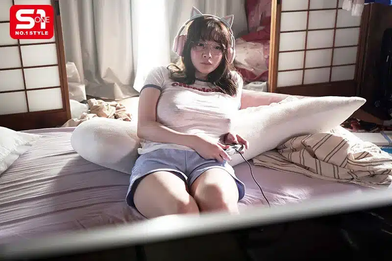 เอวีฟรี พี่สาวแว่นนมโต กลับบ้านครั้งแรกโดนน่าจับเอาสด OFES-046 1