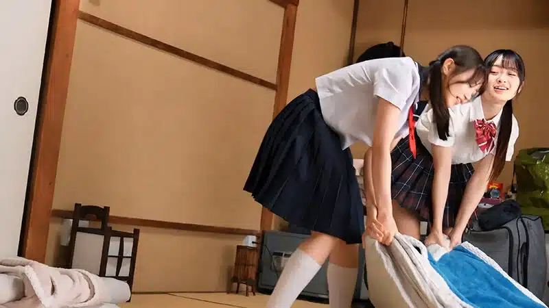 หนังเอวี แอบเลียกันข้างตัว แล้วชวนดูดควยคนที่แอบมอง FTKD-044 1